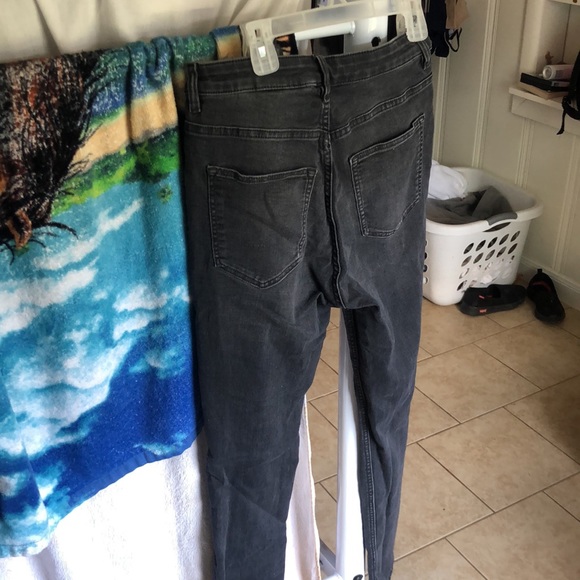 These super comfy black jeans with rips - Picture 2 of 2